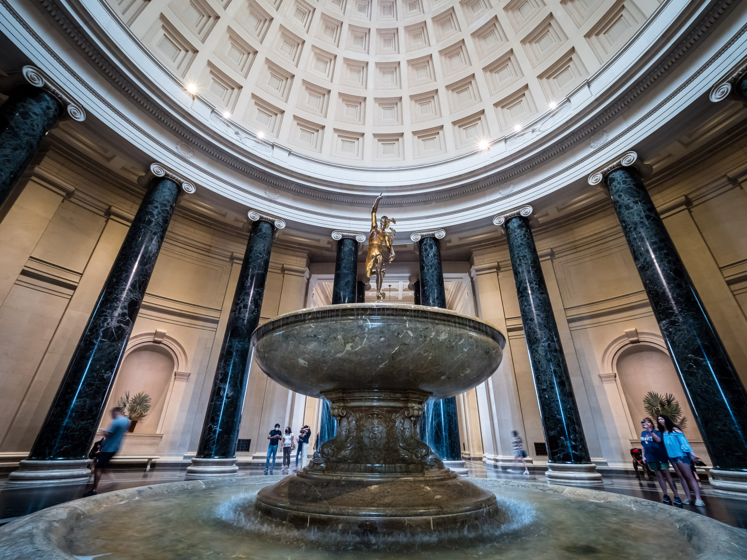 Fountain in Rotunda of the National Gallery Art